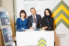 1_WOM43887