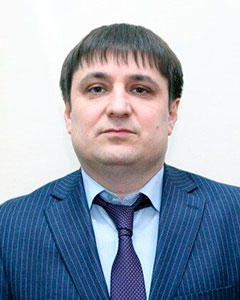 Махач Омаров 